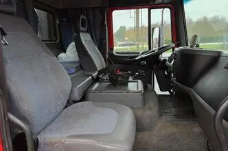 Volvo FL220 4X2 HIAB 077, 162 kW, diesel, manual