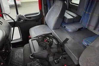 Volvo FL220 4X2 HIAB 077, 162 kW, diesel, manual