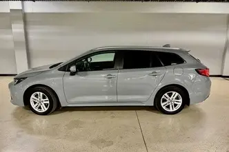 Toyota Corolla, 1.8, 72 kW, hybrid, automatic, front-wheel drive