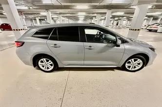 Toyota Corolla, 1.8, 72 kW, hybrid, automatic, front-wheel drive