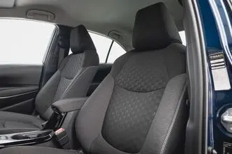 Toyota Corolla, 1.8, 72 kW, hybrid, automatic, front-wheel drive