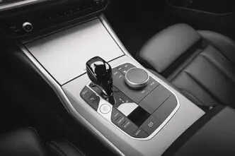 BMW 318, 2.0, 110 kW, hybrid, automatic, rear-wheel drive