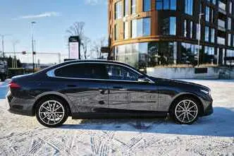 BMW i5, 250 kW, elektrība, automātiskā, aizmugurējā piedziņa