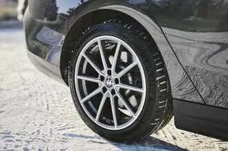 BMW i5, 250 kW, elektrība, automātiskā, aizmugurējā piedziņa