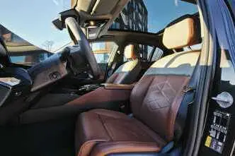 BMW i5, 250 kW, elektrība, automātiskā, aizmugurējā piedziņa