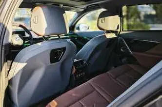 BMW i5, 250 kW, elektrība, automātiskā, aizmugurējā piedziņa