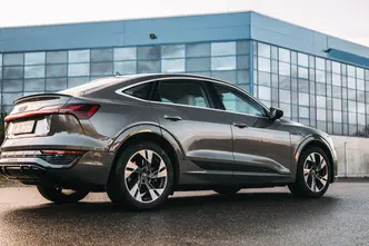 Audi Q8 e-tron, 250 kW, electric, automatic, four-wheel drive