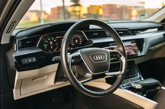 Audi Q8 e-tron, 250 kW, electric, automatic, four-wheel drive