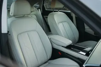 Audi Q8 e-tron, 250 kW, electric, automatic, four-wheel drive