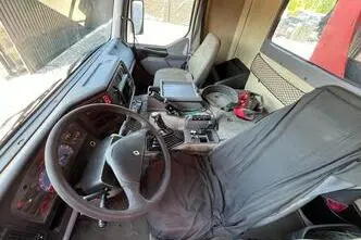 Renault 420 DCI 6x4, 313 kW, diisel, manuaal