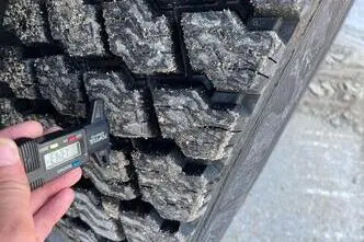 Renault 420 DCI 6x4, 313 kW, diisel, manuaal