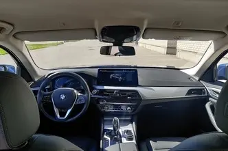 BMW 520, 2.0, 135 kW, hybrid, automatic, rear-wheel drive