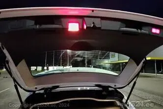 Mercedes-Benz 200, 2.1, 100 kW, diesel, automatic, rear-wheel drive