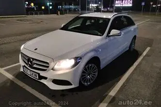 Mercedes-Benz 200, 2.1, 100 kW, diesel, automatic, rear-wheel drive