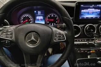 Mercedes-Benz 200, 2.1, 100 kW, diesel, automatic, rear-wheel drive