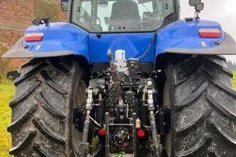 New Holland T8.330, 235 kW, diesel, automatic