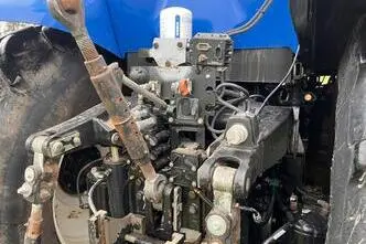 New Holland T8.330, 235 kW, diesel, automatic