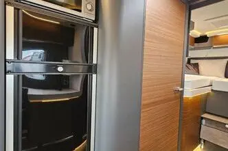 Laika Kreos, 2.3, 132 kW, dīzelis, automātiskā, priekšējā piedziņa