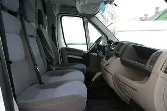 Peugeot Boxer, 74 kW, diesel, manual, front-wheel drive