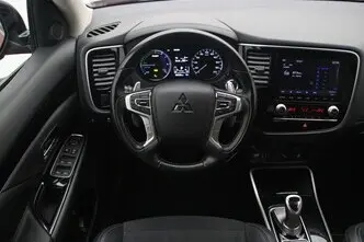 Mitsubishi Outlander, 2.4, 99 kW, plug-in hybrid, automatic, four-wheel drive