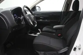 Mitsubishi Outlander, 2.4, 99 kW, plug-in hybrid, automatic, four-wheel drive