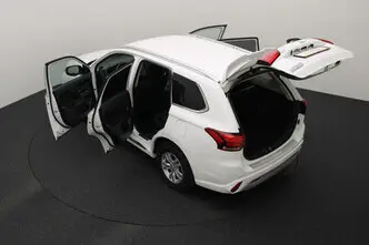 Mitsubishi Outlander, 2.4, 99 kW, plug-in hybrid, automatic, four-wheel drive