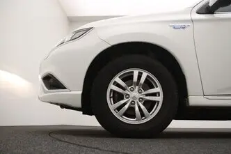 Mitsubishi Outlander, 2.4, 99 kW, plug-in hybrid, automatic, four-wheel drive