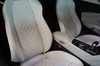 Audi R8, 5.2, 456 kW, petrol, automatic, four-wheel drive