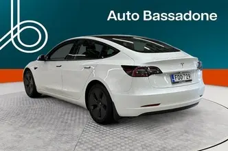Tesla Model 3, 208 kW, electric, automatic, rear-wheel drive
