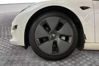Tesla Model 3, 208 kW, electric, automatic, rear-wheel drive
