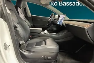 Tesla Model 3, 208 kW, electric, automatic, rear-wheel drive