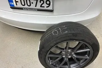 Tesla Model 3, 208 kW, electric, automatic, rear-wheel drive