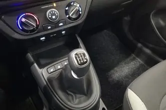 Hyundai i10, 1.0, 46 kW, petrol, manual, front-wheel drive