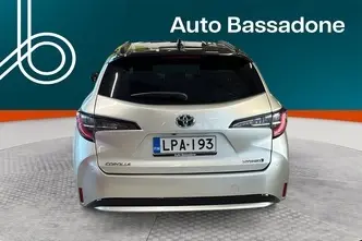 Toyota Corolla, 1.8, 90 kW, hybrid, automatic, front-wheel drive