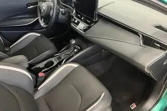 Toyota Corolla, 1.8, 72 kW, hibrīds, automātiskā, priekšējā piedziņa