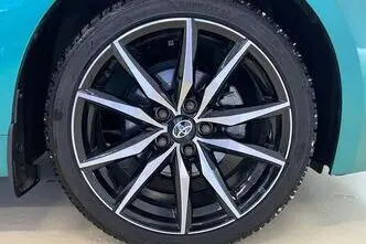 Toyota Corolla, 1.8, 72 kW, hibrīds, automātiskā, priekšējā piedziņa