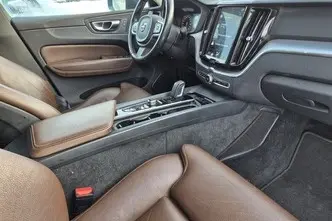 Volvo XC60, 2.0, 145 kW, hybrid, automatic, four-wheel drive