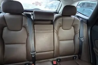 Volvo XC60, 2.0, 145 kW, hybrid, automatic, four-wheel drive