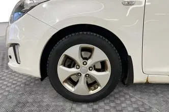 Kia Carens, 1.6, 99 kW, petrol, manual, front-wheel drive