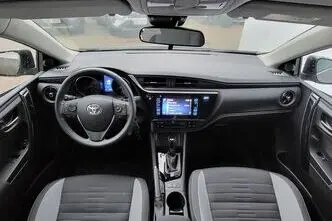 Toyota Auris, 1.6, 97 kW, бензин, автомат, передний привод