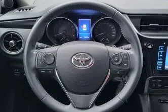 Toyota Auris, 1.6, 97 kW, бензин, автомат, передний привод