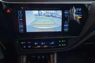 Toyota Auris, 1.6, 97 kW, бензин, автомат, передний привод