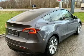 Tesla Model Y, 153 kW, электричество, автомат, полный привод
