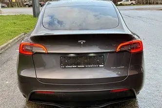 Tesla Model Y, 153 kW, электричество, автомат, полный привод