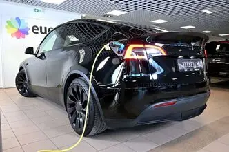 Tesla Model Y, 393 kW, электричество, автомат, полный привод