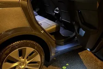 Tesla Model Y, 153 kW, электричество, автомат, полный привод