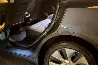 Tesla Model Y, 153 kW, электричество, автомат, полный привод