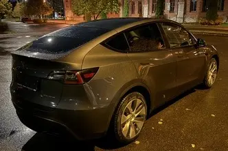 Tesla Model Y, 153 kW, электричество, автомат, полный привод