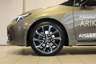 Toyota Corolla, 2.0, 112 kW, гибрид, автомат, передний привод