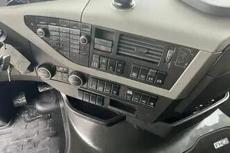 Volvo FH 16 750 6x4, 551 kW, diesel, automatic